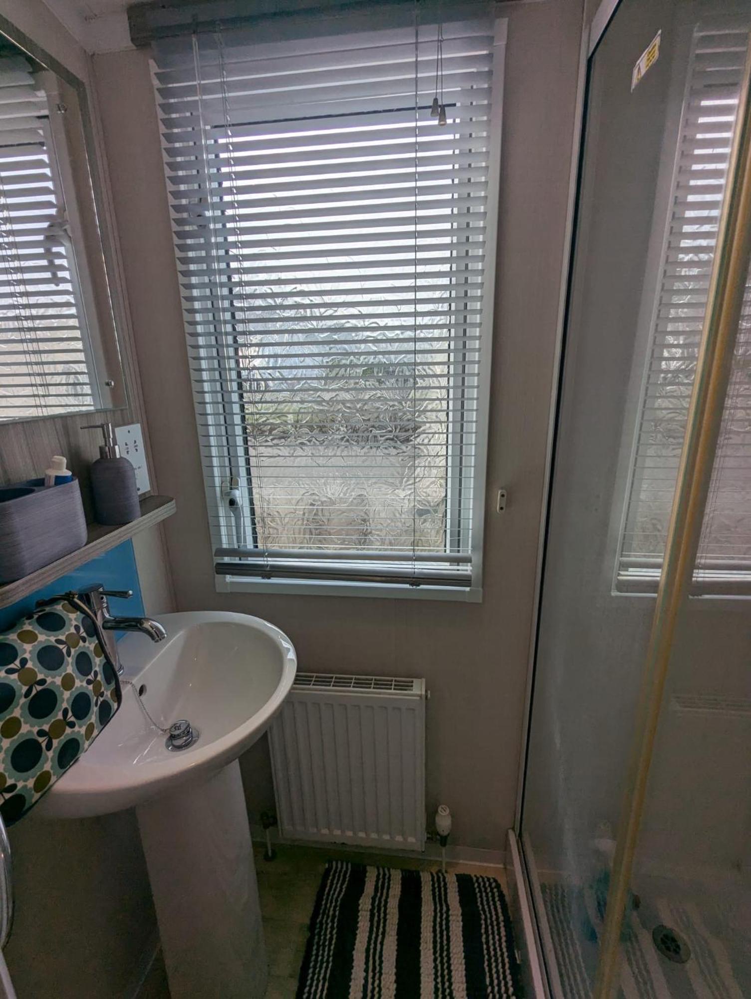 Beautifully Presented Dog Friendly Caravan On Very Popular Littlesea Holiday Haven Park Weymouth Wyke Regis Exterior foto